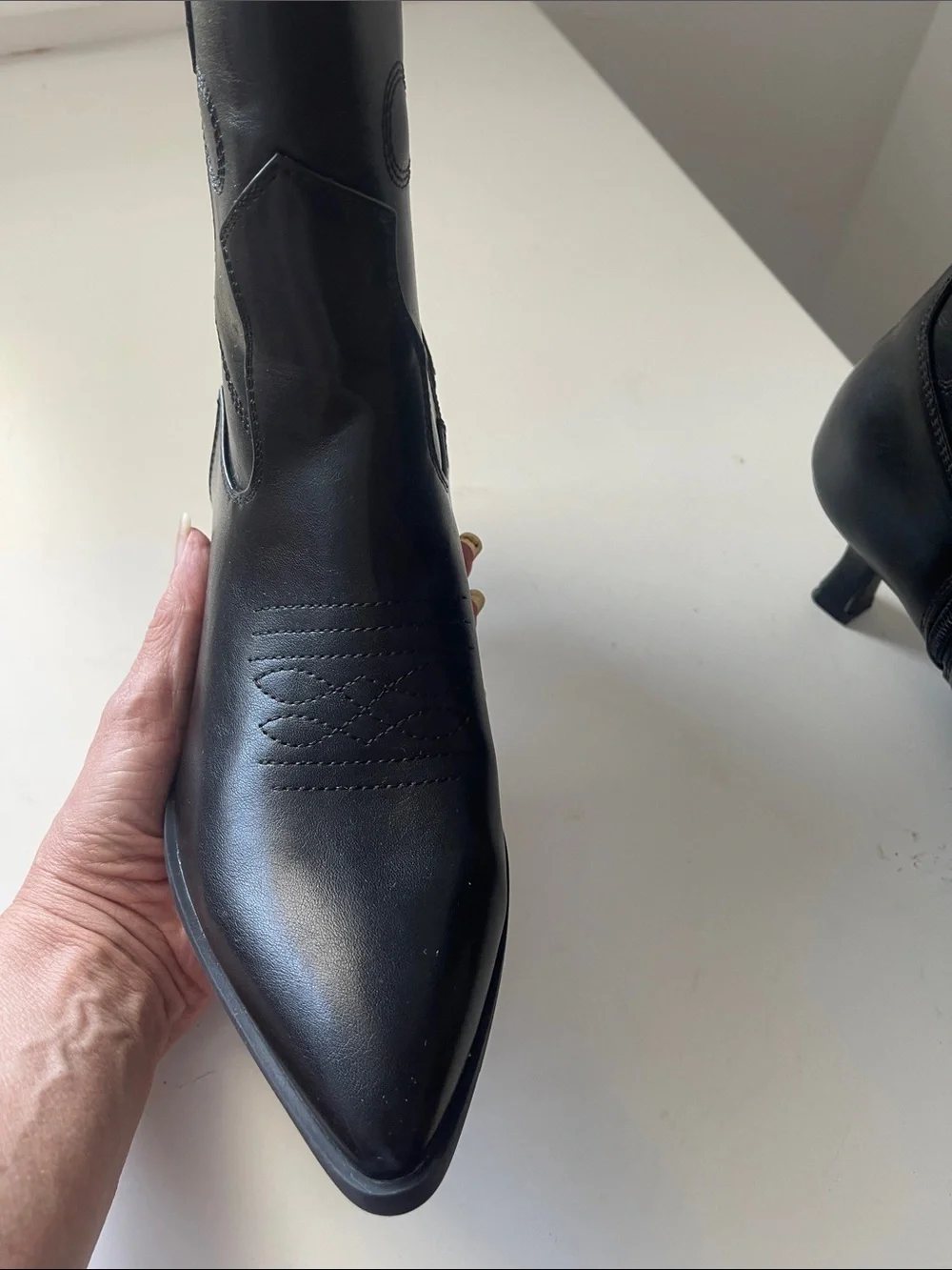 Universal Thread Women's Black Pointed-Toe Western Ankle Boots